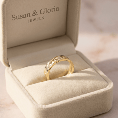 Gold Leaf Vintage Band Ring